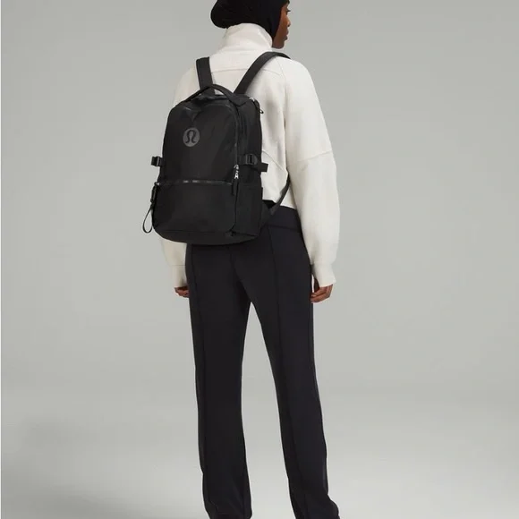 lululemon athletica Crew 22L Black Backpack - Picture 6 of 6